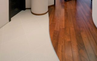 Паркетная фурнитура: плинтуса, порожки и другие аксессуары